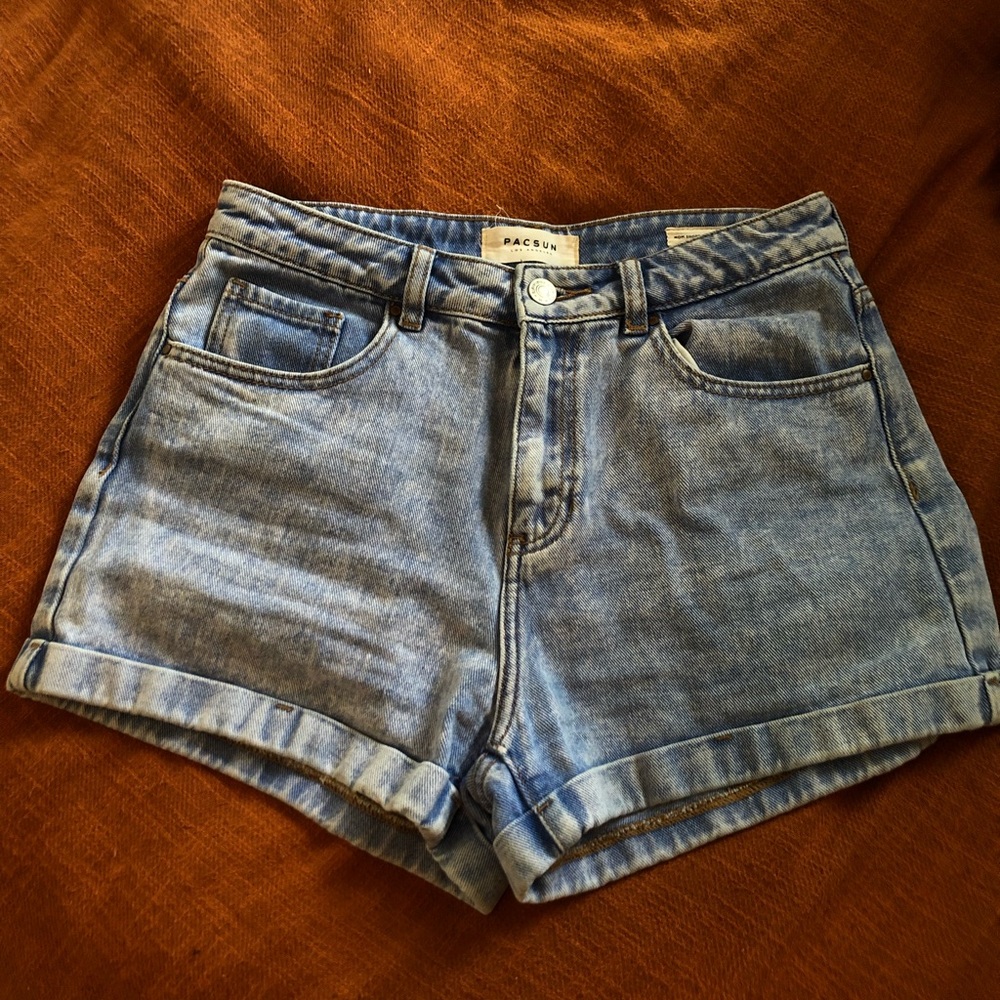 Pacsun mom jean shirt size 27 waist